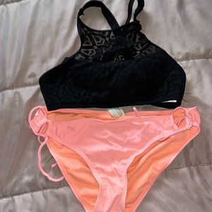 Women’s swim wear